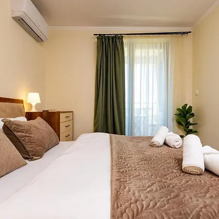 Alvera 1br With Private Parking Пловдив