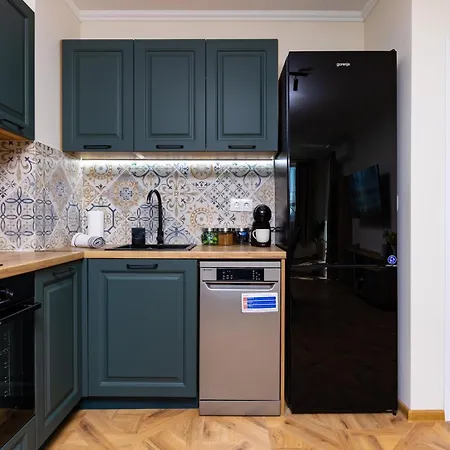 Alvera 1br With Private Parking