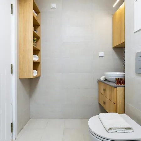Alvera 1br With Private Parking Пловдив