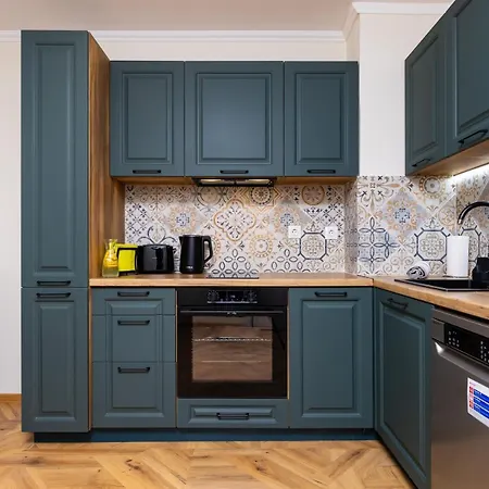 Апартамент Alvera 1br With Private Parking