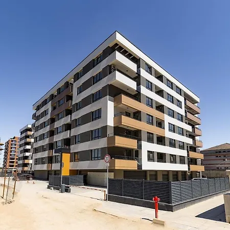 Alvera 1br With Private Parking Appartamento