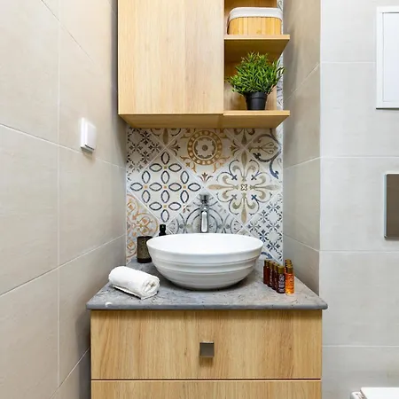 Alvera 1br With Private Parking *